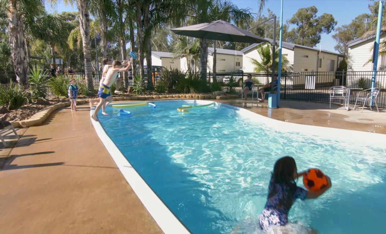 Big4 Moama Holiday Park Екстериор снимка